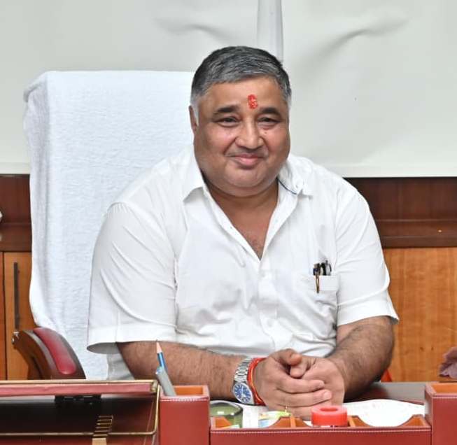 पर्यटन एवं संस्कृति मंत्री श्री राजेश अग्रवाल ने ली विभागीय समीक्षा बैठक विभागीय योजनाओं के प्रभावी क्रियान्वयन हेतु दिए आवश्यक दिशा-निर्देश